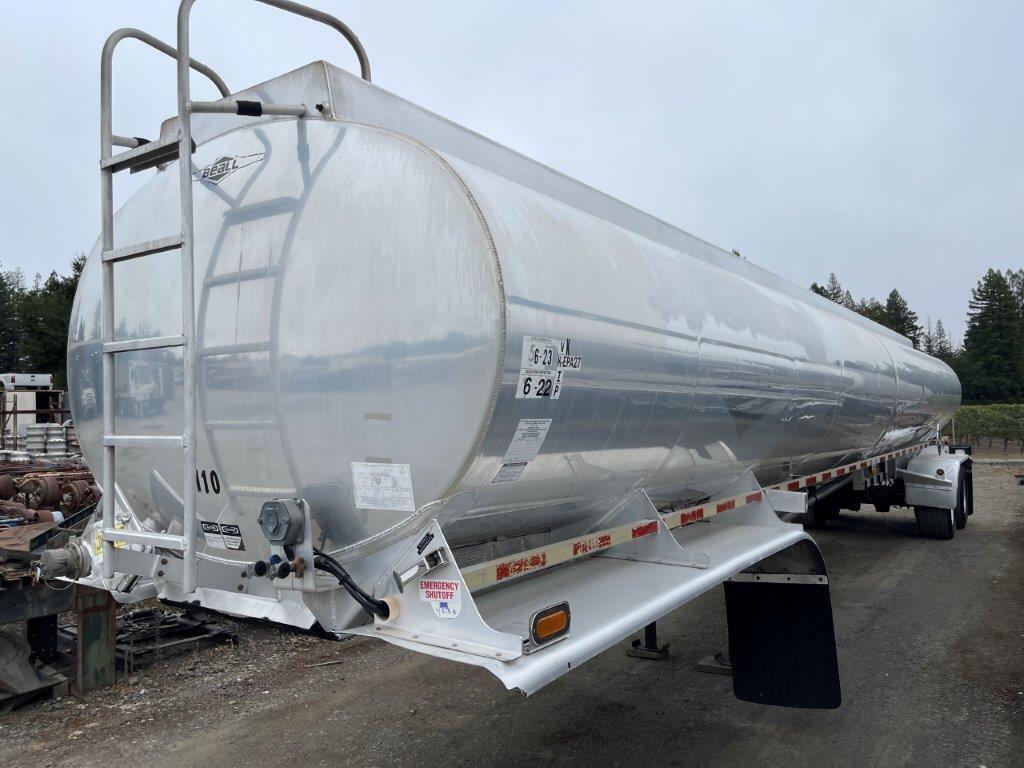 2002 BEALL 9700 GAL., 3-COMPT., 2-AXLE ALUMINUM SEMI TANK TRAILER